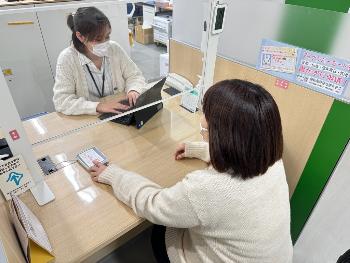 窓口に設置した申請書作成支援システムのイメージ写真